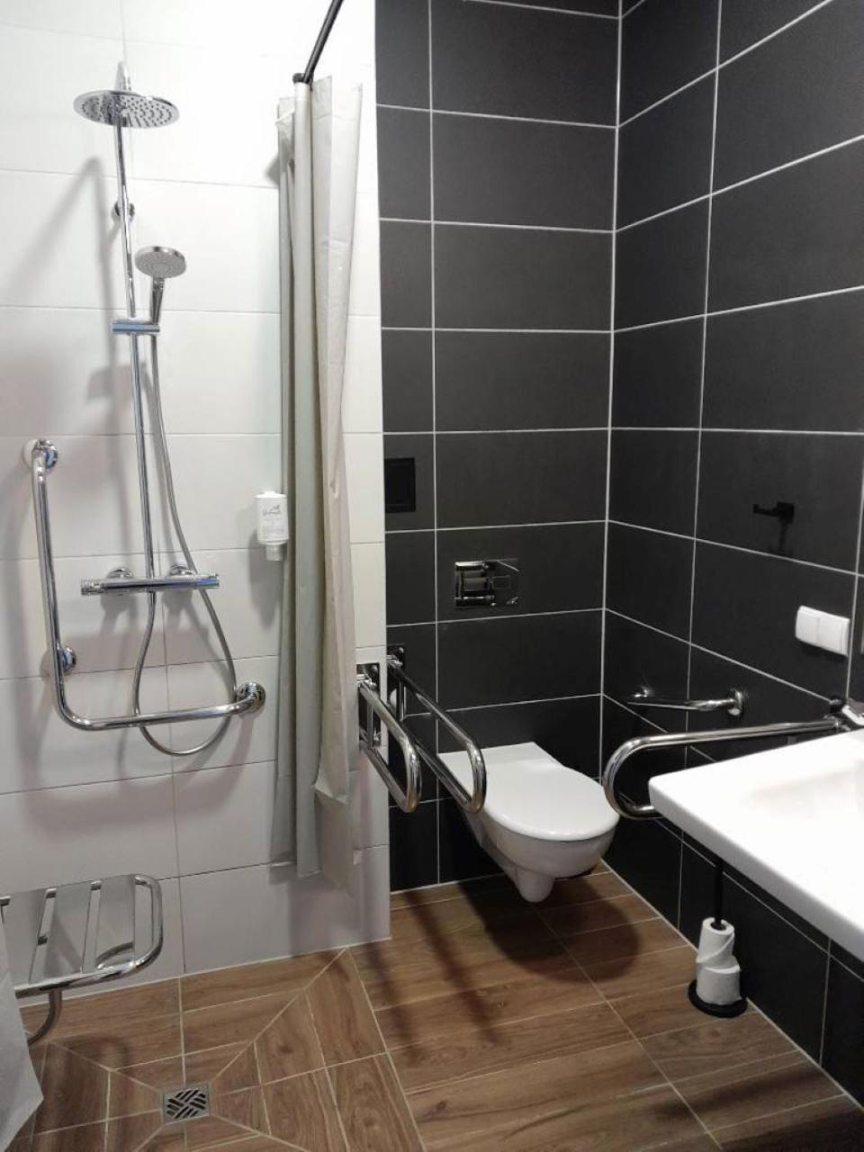 Aparthotel Stara Biblioteka Breslavia Esterno foto